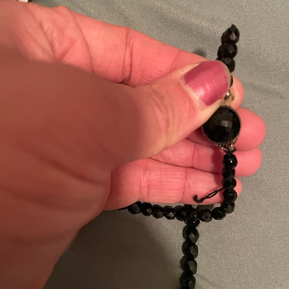 Black beaded necklace - Picture 4 of 5
